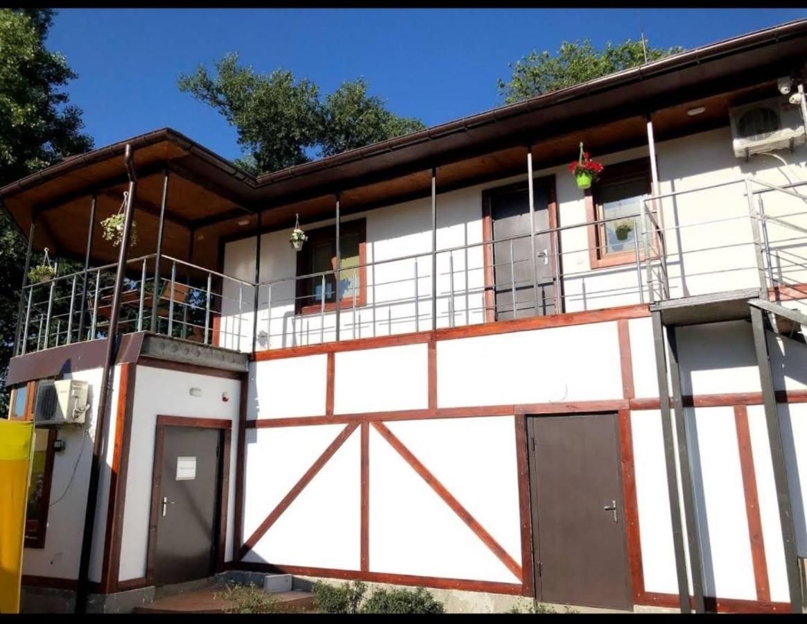 Slavutich Hotel Dnyiprodzerzsinszk Kültér fotó