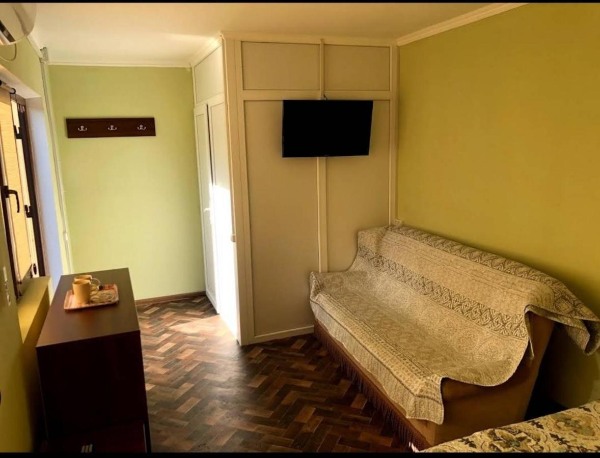 Slavutich Hotel Dnyiprodzerzsinszk Kültér fotó